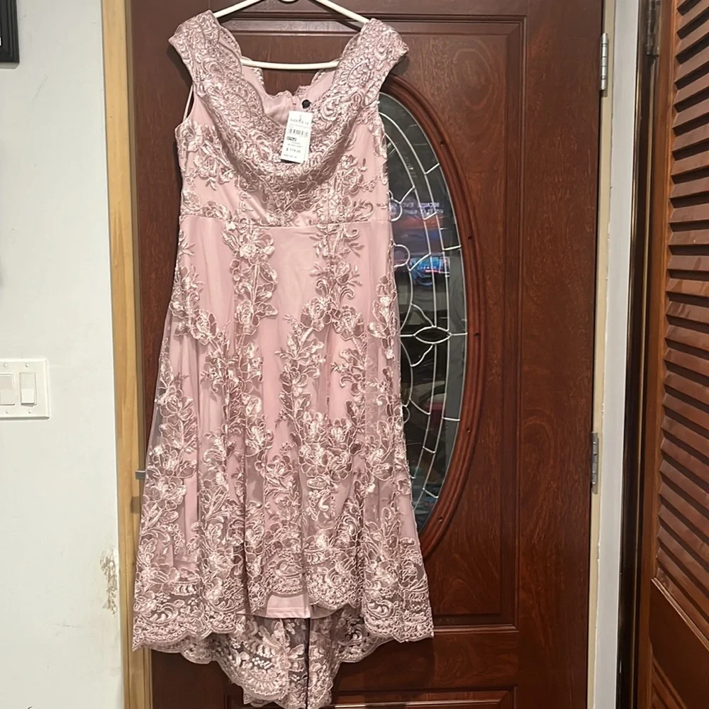 Brand New Quiz Pink Embroidery- high/low- off shoulder - Picture 2 of 5